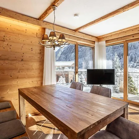 Uralp Royal Mit Terrasse *