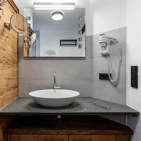 Daire Uralp Royal Mit Terrasse *