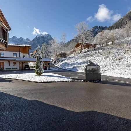 Uralp Royal Mit Terrasse Daire Brand (Vorarlberg)